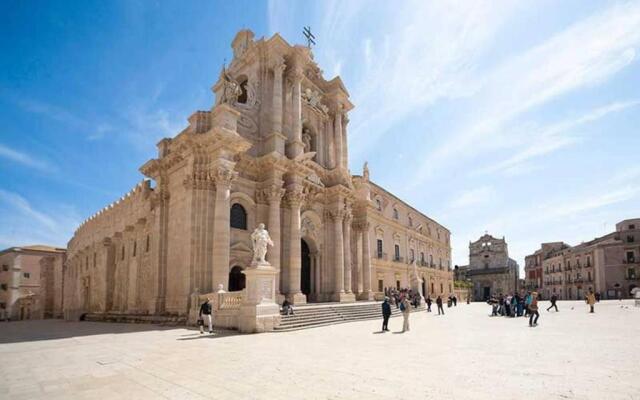 Agatas House Near The Beach With Parking Wifi