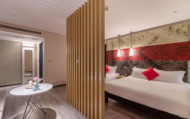 Ibis Hotel (Xiamen Dongdu Ferry Terminal Dongdu Road)