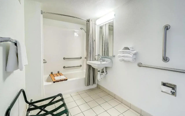 Motel 6 Thornton, CO