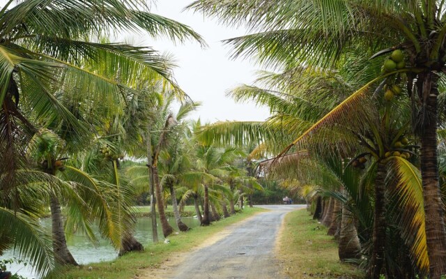 Talumpuk Seafood & Resort
