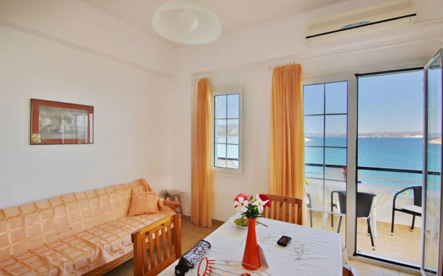 Isadora Apartments