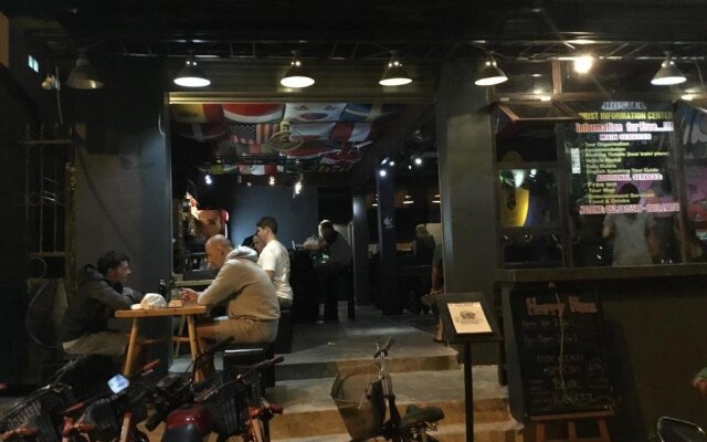 Buffalo Pub and Hostel