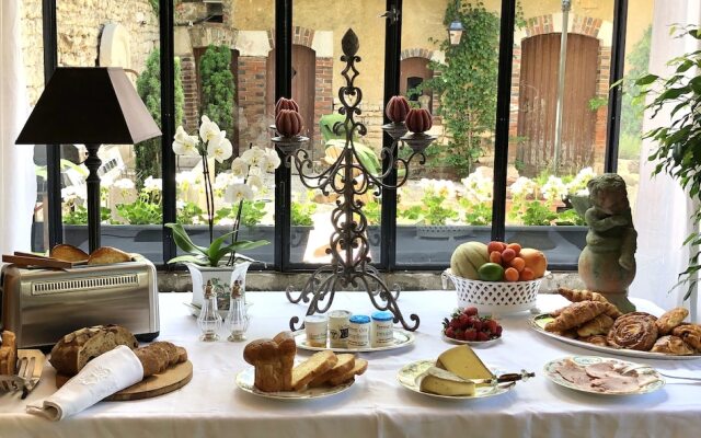 Manoir De La Croix Saint Louis