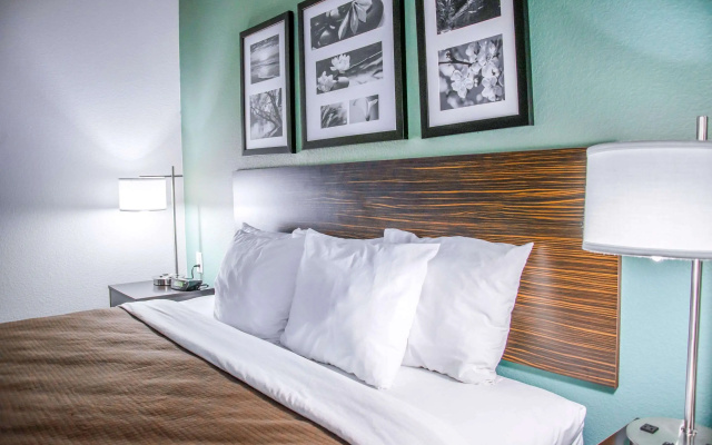 Sleep Inn & Suites Center