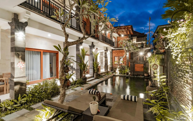 Ayu Sari Guesthouse by Mahaputra