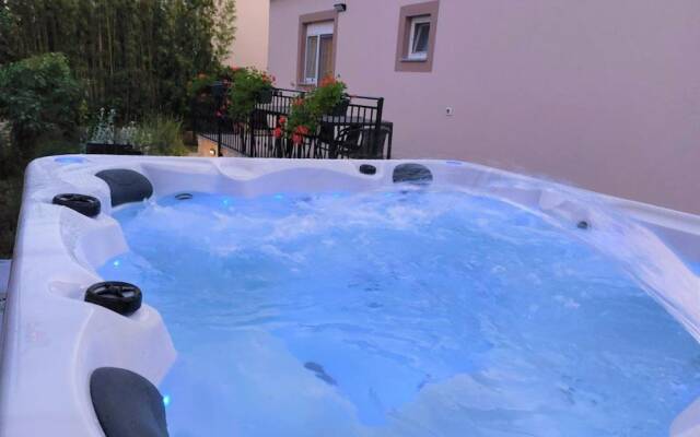 Mihael Holiday House