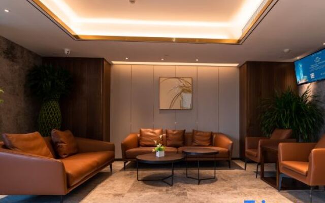 Royal•Garden Hotel