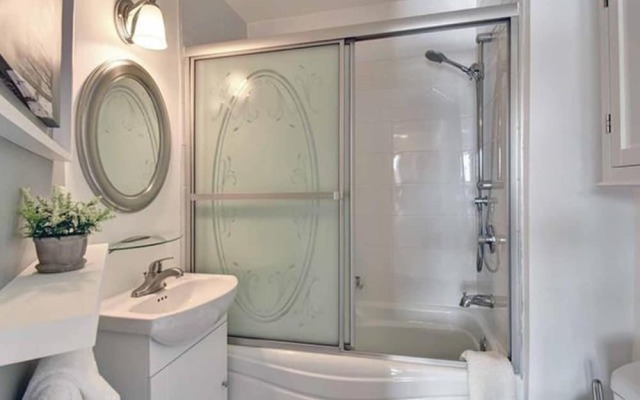 GLOBALSTAY. Bright Condo near the Lake