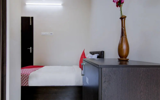Royal Stay by OYO Rooms