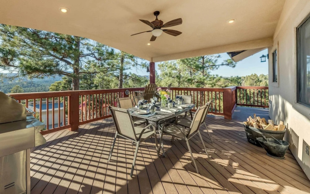 Wildlife Watching & Mtn Views: Luxe Ruidoso Escape