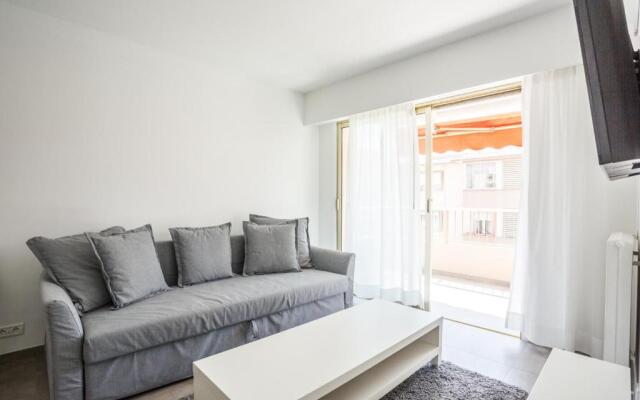 Bright One BDRM Apartment AC-Congress, Beaches by Olidesi