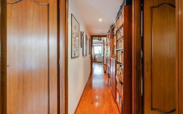 Beautiful Apartment in Roma With Wifi and 2 Bedrooms