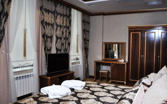 Joyy Hotel & Spa