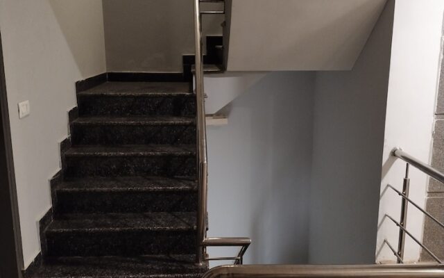 Saltstayz Express - Medicity (Near Medanta Hospital)