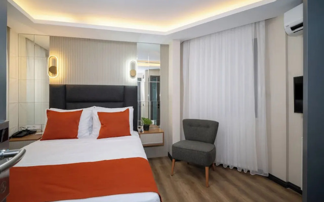 Отель Robin Hotel