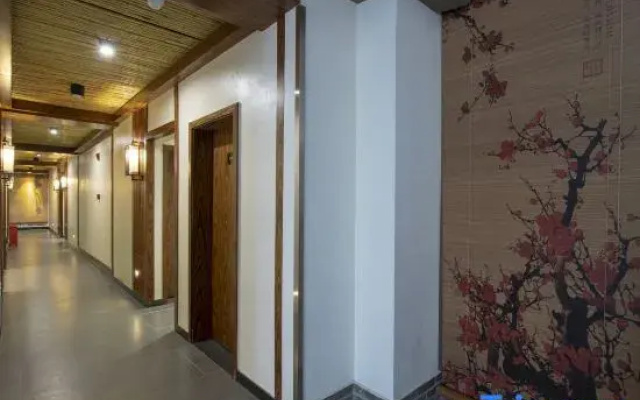 Yihong Hotel
