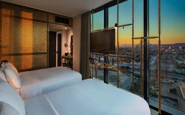 Moxy Downtown Los Angeles