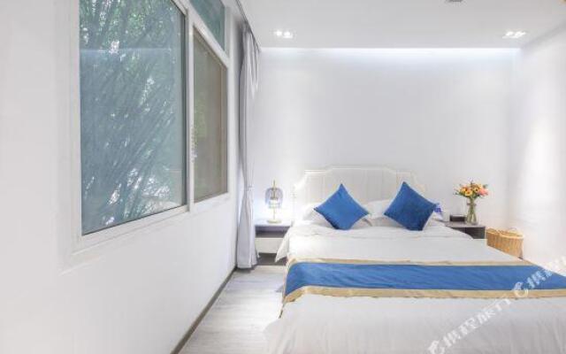 Qili Xiangshe Hostel