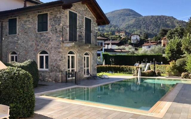 Casa Bellagio Beach: Pool, 100m Lake & near City