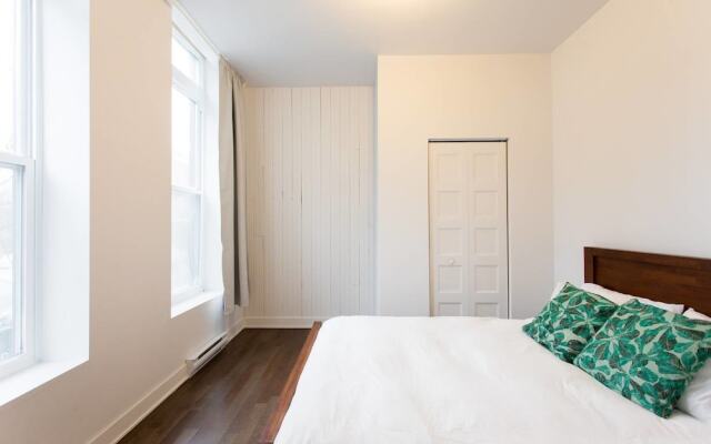 Huge Industrial Loft Near Mont-royal Metro