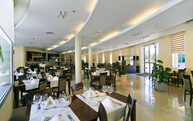 Quórum Cordoba Hotel - Resort Urbano