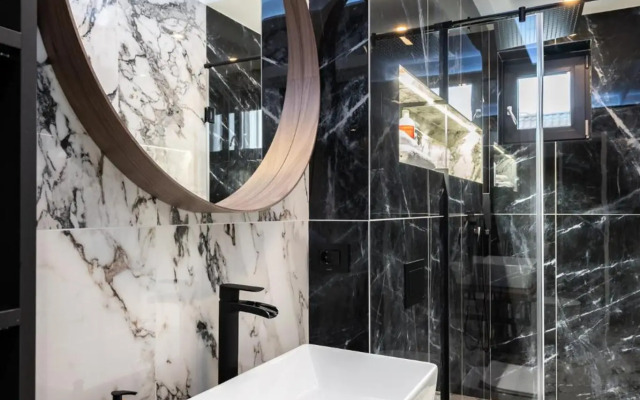 Sunflower- Designer 2R apartment near Piata Unirii with circular terrace