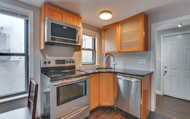 Pet-friendly Malden Apartment: 7 Mi to Boston!