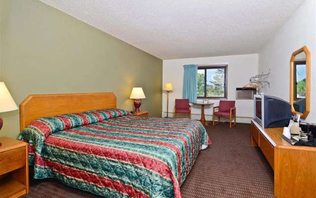 Super 8 Hayward Wisconsin