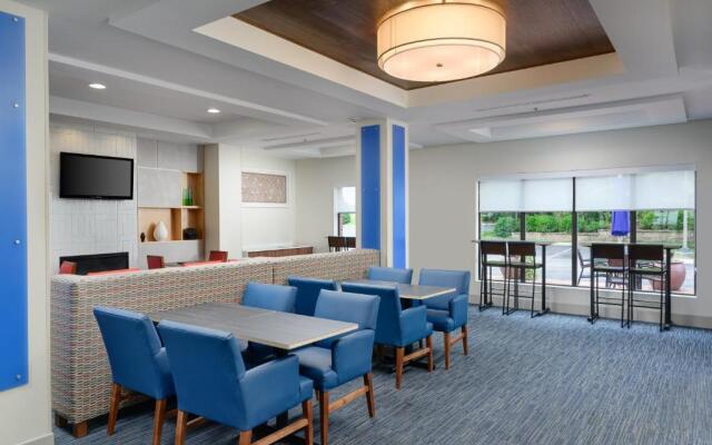 Holiday Inn Express Hotel & Suites Tullahoma by IHG