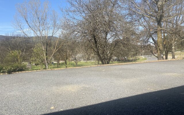 Tumbarumba Motel & Elms Restaurant