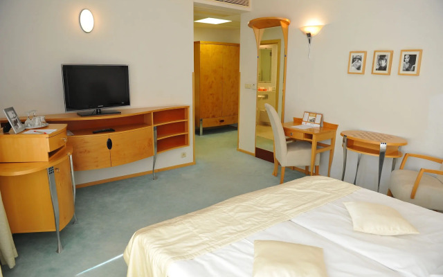 Hotel SET