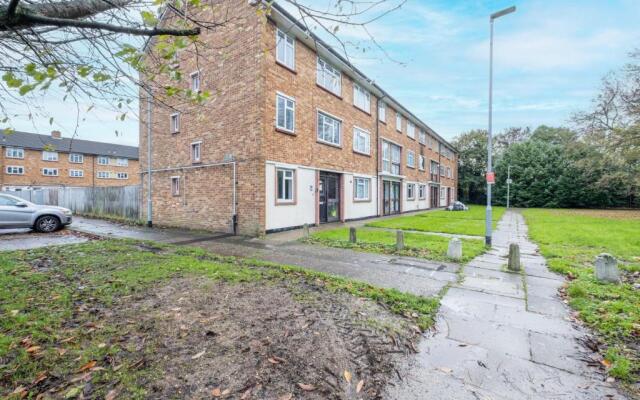 Brambles House West Drayton 3 Bedroom