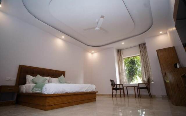 The White Oak Corbett Spa & Resort