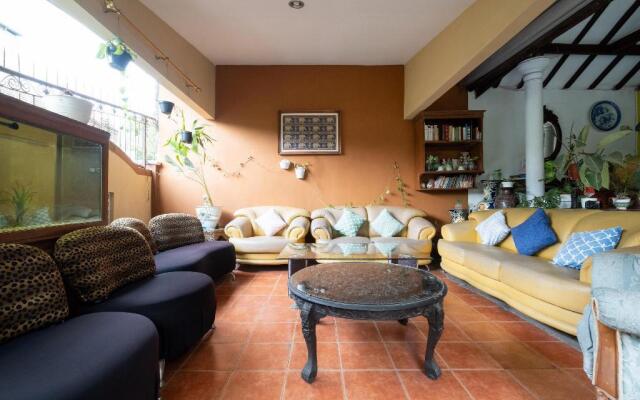 OYO 1806 Puri Arsita Homestay