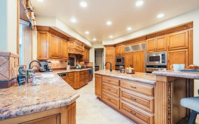 Oak Manor - Callaway