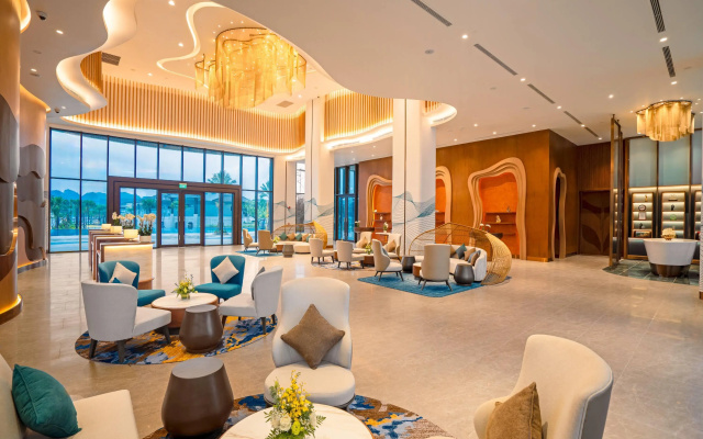 Wyndham Garden Sonasea Van Don – Lobby – Van Don