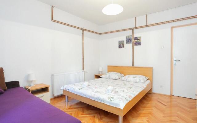 Apartments by the sea Makarska - 13222