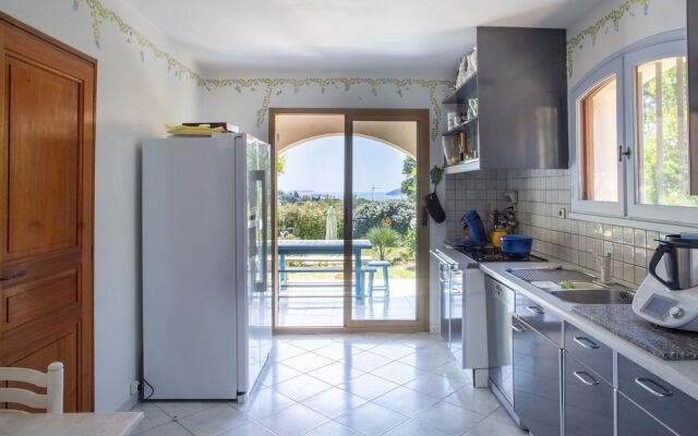 Premium Villa in Ollioules with Swimming Pool