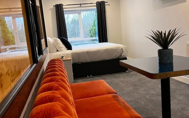 53 Luxury Rooms