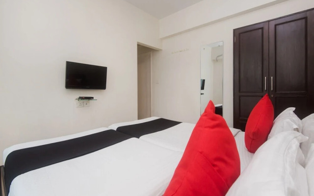 Iris Suites by OYO Rooms