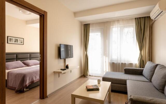A Hotels & Suites