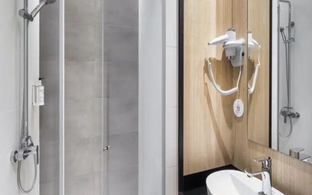B&B HOTEL Guimarães