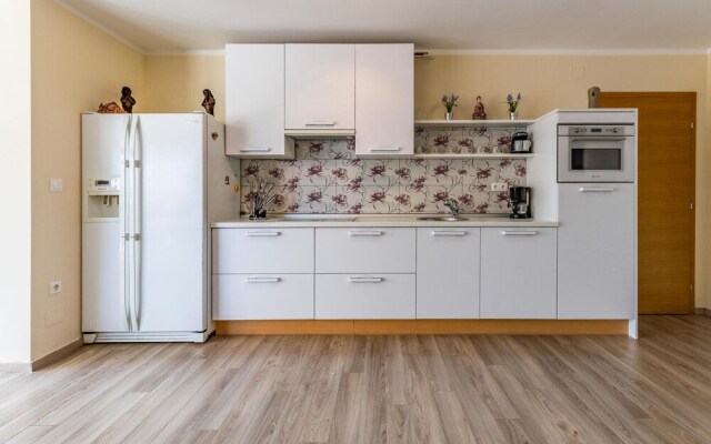 Awesome Home in Liznjan With Wifi and 2 Bedrooms