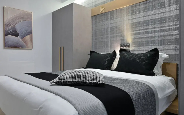 The Lop Athens Holiday Luxury Suites