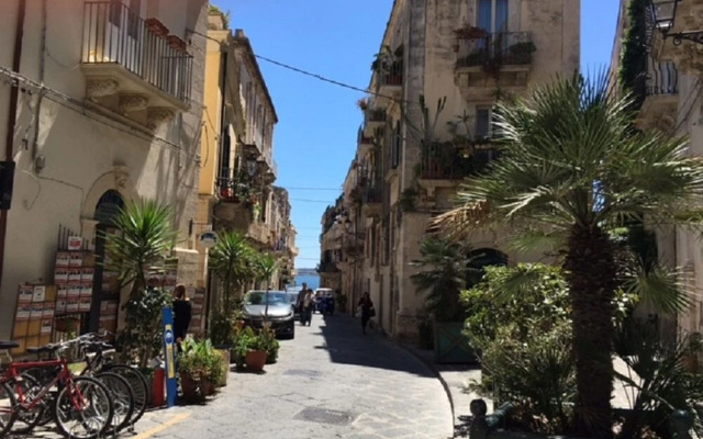 Cortile Siciliano 124