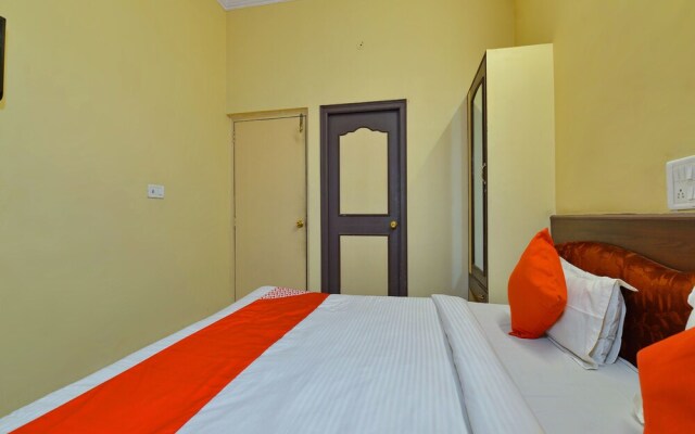 OYO 11415 Hotel Raj Laxmi
