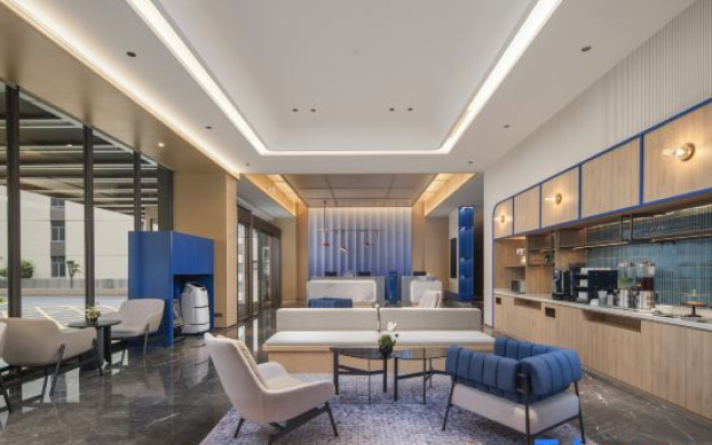 Holiday Inn Express Shenzhen Baolong Metro Station By IHG