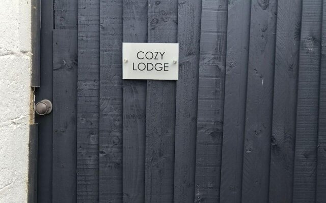 Cozy Lodge Sleeps 4 in Barton-upon-humber