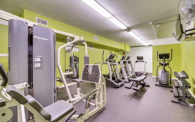 Pool + Hot Tub Access: Home in Jensen Beach!