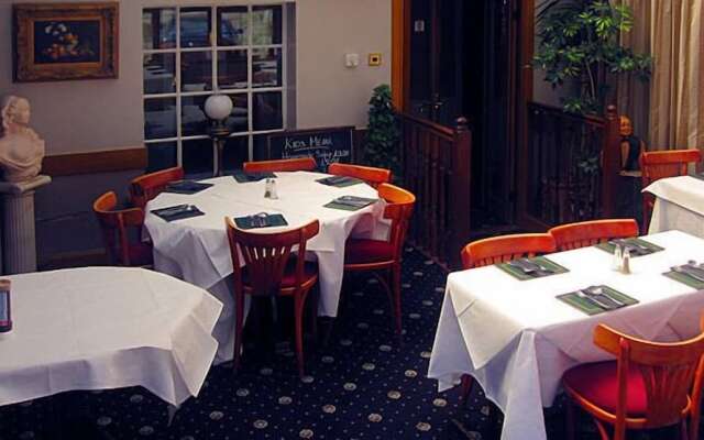 The Original Rosslyn Hotel